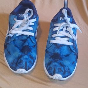 Women's 9 Puma Ortho lites Blue and Black